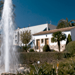 Jet d'eau d'un ajutage type colonne d'écume