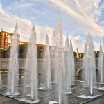 Architectural fountain with several cascade jet nozzles