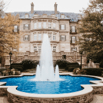 Archotectural fountain with cascade jet nozzles
