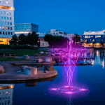 Fuente ornamental con boquilla tipo Ciclón con iluminación