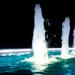 Fuente ornamental con tiras de LED river