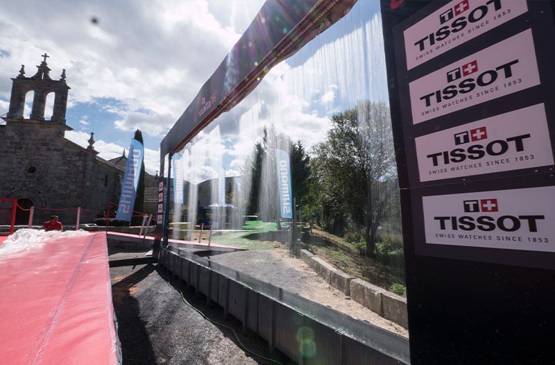 Cortina de agua digital empleada en un evento de la vuelta ciclista a España