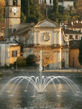 Seine floating fountain